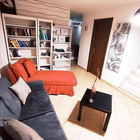 Large House 3 Floors City 'N Sea Vitinia Экстерьер фото