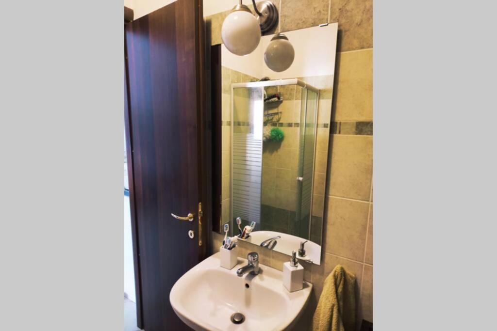Large House 3 Floors City 'N Sea Vitinia Экстерьер фото